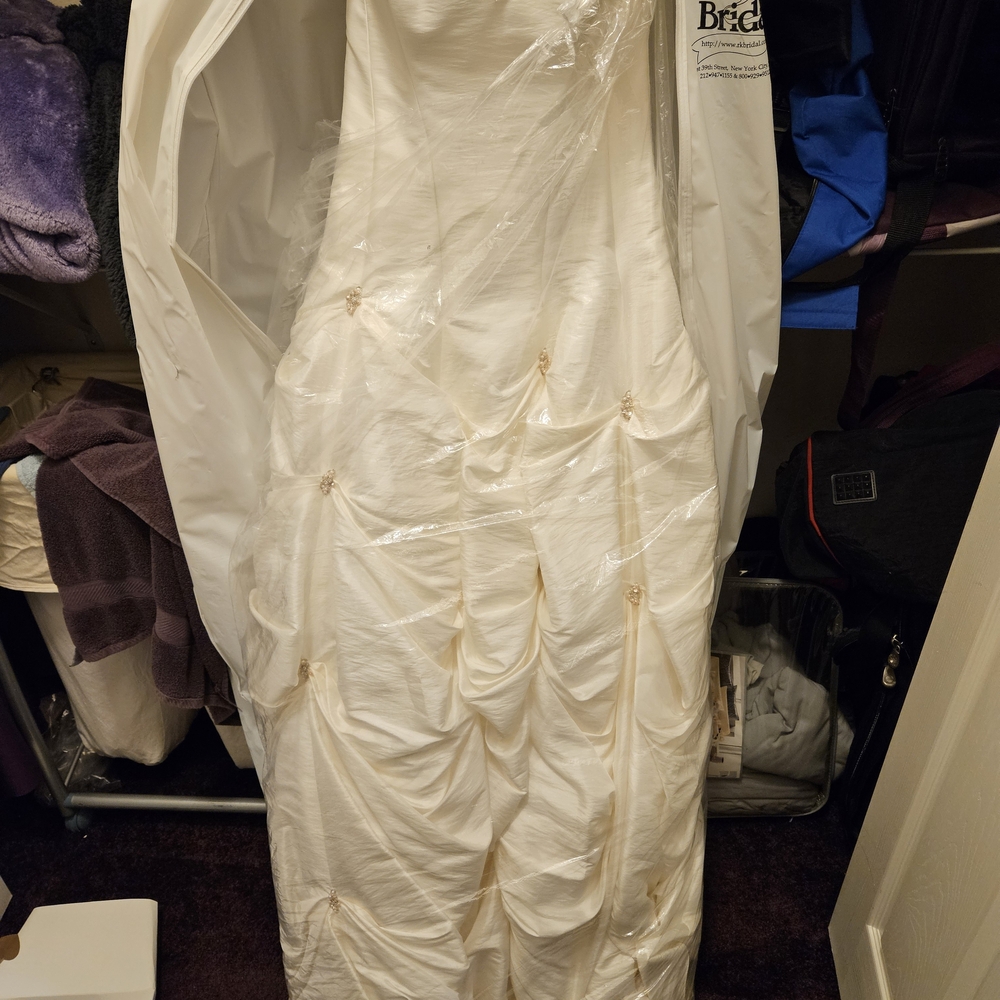 Maggie Sottero Cream Wedding Dress